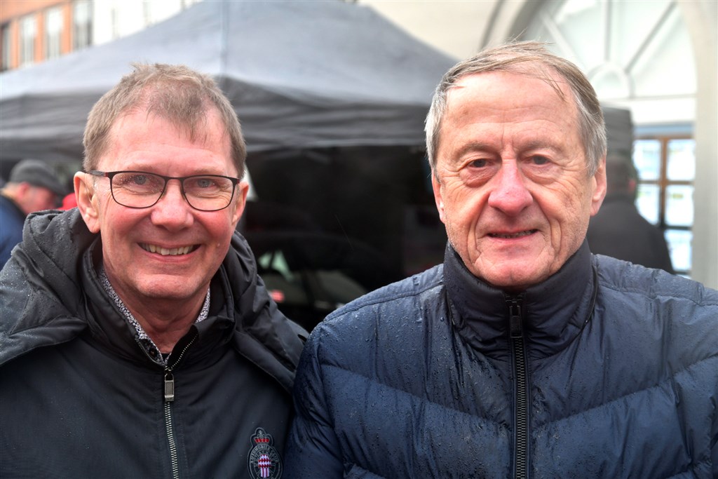 Den tidligere danmarksmester i rally Hans Kolby Hansen fra Skodsborg (til højre) og Jan Østergaard fra Juelsminde er nået fint frem til Monaco med deres Lancia Fulvia HF 1.6 fra 1971.
(Foto: Privat)